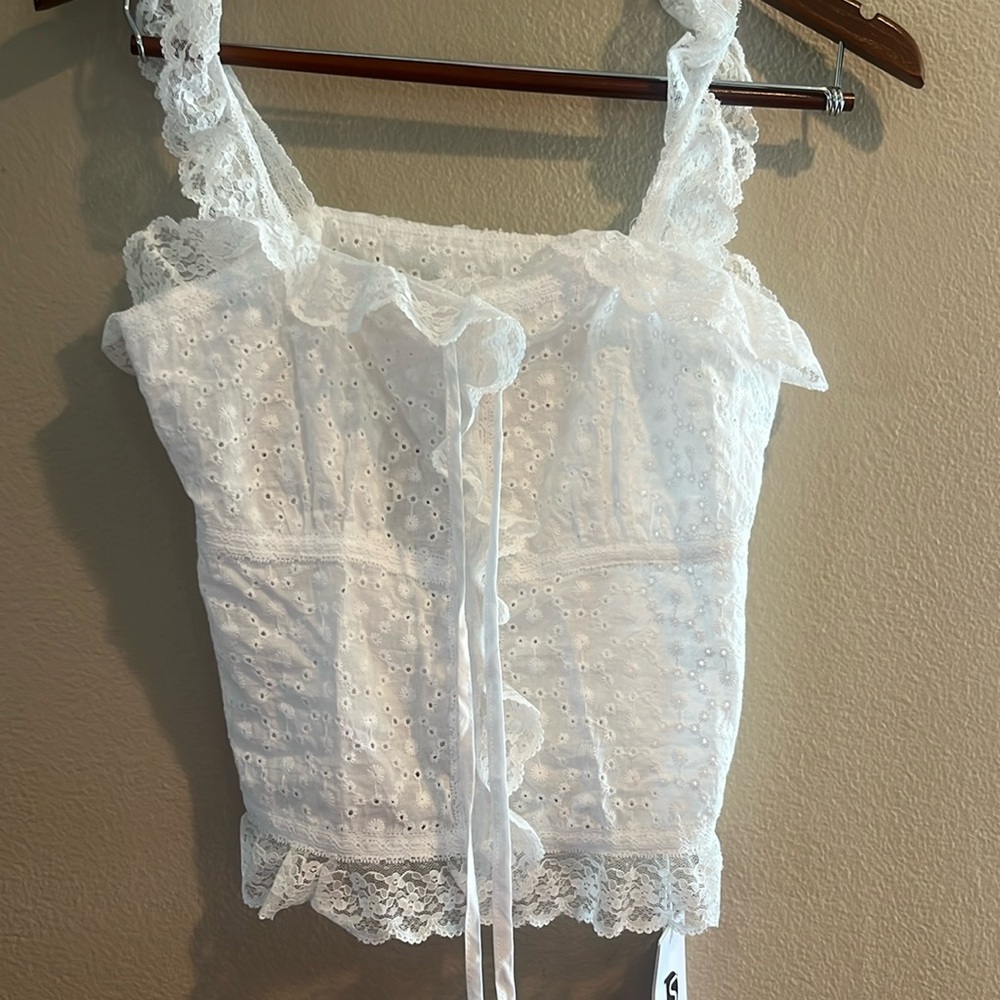 NWT Lacey White eyelet top size Small